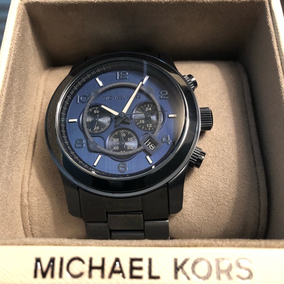 MK8538 Michael Kors Watch - Picture 2 of 9